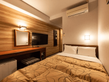 【スタンダードシングル】2024年リニューアル、ベットはゆっくり休めるセミダブルベットです。