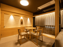 【最上階スイート和洋室】2024年リニューアル、洋室に加え、落ち着く和室でお寛ぎいただけます。