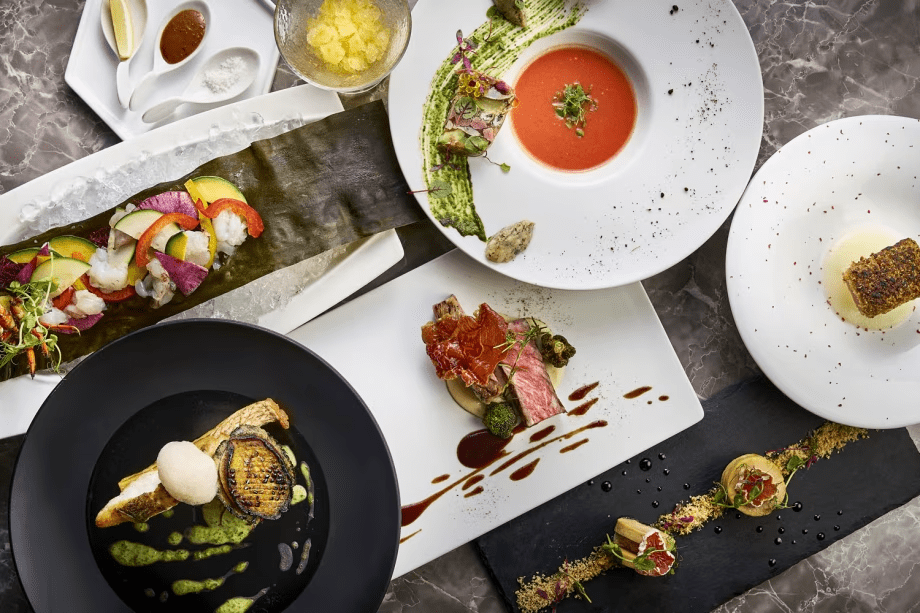 グランオーシャンリュクス海熊野×[★★★レストランで食べる熊野牛サーロインと蝦夷あわびを含む熊野の海の幸と大地の恵みを味わう最高級フレンチ]＆朝食付き