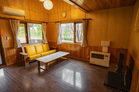 Cottage for 4 people(Smoking/No Pets)