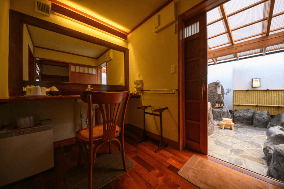 御宿 さくら亭 大人限定 露天付き離れ二間続き畳ベット 8 8畳 やまぼうし プランを選ぶ