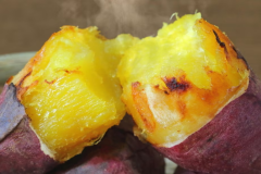 大分県産のサツマイモを焼きたてでご用意いたします♪