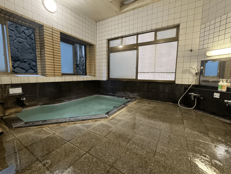 館内に男湯と女湯があります