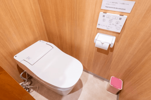 Japanese-style room 8 to 10 tatami mats with toilet