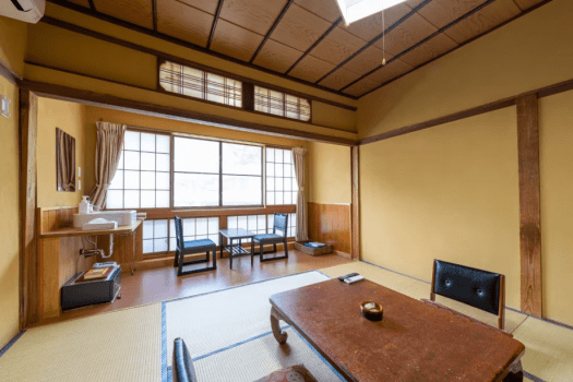 Japanese-style room 8 to 10 tatami mats with toilet
