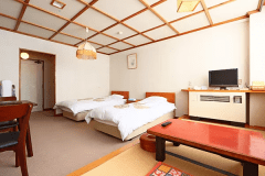 【Annex Resort Inn Chitose】Twin Japanese / Western style room with bath and toilet