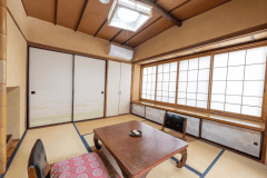 Japanese-style room 6 to 10 tatami mats / no toilet