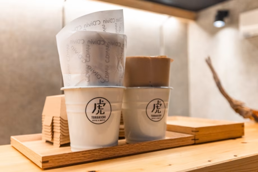 1階 虎吉Café Waffle&Coffee