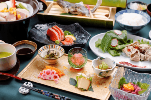 *【夏のご夕食一例】夏の恵みを彩り豊かに。心と身体を整えるご夕食をご用意。 *【夏のご夕食一例】夏の恵みを彩り豊かに。心と身体を整えるご夕食をご用意。