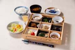 *【朝食一例】一日の始まりは、体に優しい和朝食から。砂糖、みりんを使わずお釜で炊いております