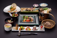 *【ご夕食一例】産地へ赴き厳選した食材や自然調味料にこだわった、和洋折衷の体にやさしい創作会席