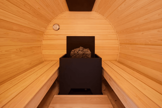 露天風呂付プライベートサウナ「永和凪」ロウリュウ対応のバレルサウナ
