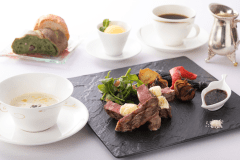 ダイニング「Kobe Grill」のカジュアルランチ（写真はイメージ）