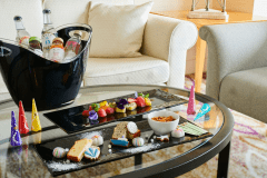 上質な滞在の始まりを告げる充実したウェルカムコーテシーのルームサービス