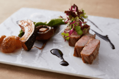 【Kobe Grill】最上階から六甲山と神戸港を見渡す眺望とともに上質のフレンチ&グリル料理を（イメージ）