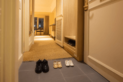 【ファミリーフロア】靴を脱いでくつろげるお部屋で小さなお子様連れでも安心（36平米）