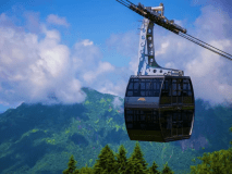 新穂高ロープウェイの展望台からは西穂高岳、槍ヶ岳、笠ヶ岳などが360度の大パノラマで見られます。