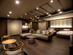 [501 JINYA] Chairs and tables are from Hida furniture makers. The feel and seating comfort are excellent.