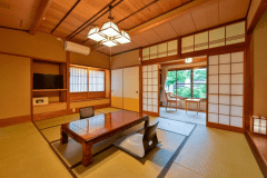 【離れ】日本庭園側　--松--　～温泉内風呂付客室～