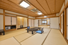 【広間座敷離れ】日本庭園側　-芳泉-　～温泉付客室～