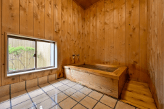 【広間座敷離れ】日本庭園側　-芳泉-　～温泉付客室～