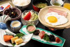 【朝食のみ】　地元食材を活かした和朝食と、湯野の名湯で至福のひとときを