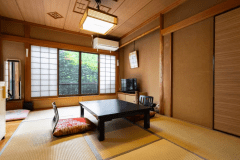 【2階スタンダード】和室8畳／バストイレ付＜眺望無し＞