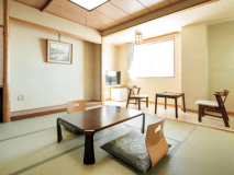 禁煙【和室8畳】バストイレ付