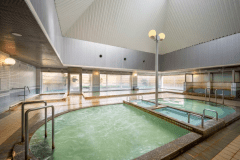 天然温泉「さわ里の湯」大浴場。7種類のお風呂＋ドライサウナを完備