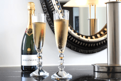 【アニバーサリーステイ】誕生日や記念日に大切な人と祝う優雅な霧島の夜｜シャンパン・バラの花束付き