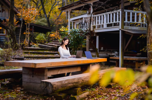 【連泊限定】ラウンジ利用OK｜朝は焼き立てパン＋ドリップコーヒー＋ウインナー&夜は和牛BBQ&昼は安愚楽牧場黒毛和牛カレー付き！