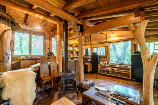 【連泊限定】ラウンジ利用OK｜朝は焼き立てパン＋ドリップコーヒー＋ウインナー&夜は和牛BBQ&昼は安愚楽牧場黒毛和牛カレー付き！