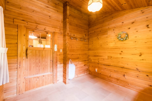 【癒やしの可愛いログ♪】平日ゆったりお得に泊まれる｜北欧風フィンランドミニ＆専用BBQデッキ付き【宿泊のみ】