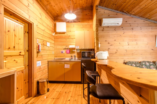 【北欧気分で森の休日】ファインカットが美しい北欧ログハウス｜フィンランドスタンダード｜専用BBQデッキ付き【宿泊のみ】