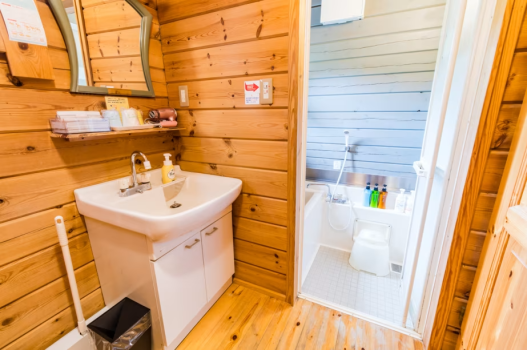 【北欧気分で森の休日】ファインカットが美しい北欧ログハウス｜フィンランドスタンダード｜専用BBQデッキ付き【宿泊のみ】