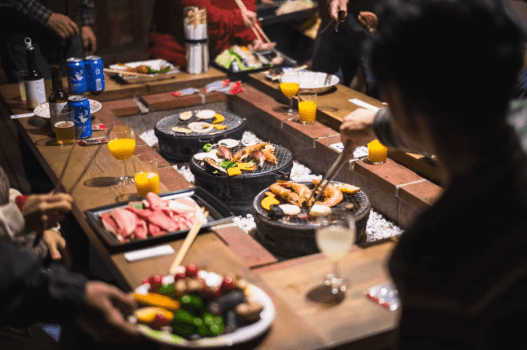 オーナー厳選の炭で楽しむ、格別のBBQ時間