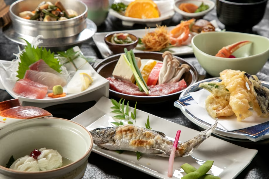 【人気No.1】旬の山菜膳と釜炊き御飯~12種の温泉と山里の味覚を愉しむ~ 【人気No.1】旬の山菜膳と釜炊き御飯~12種の温泉と山里の味覚を愉しむ~