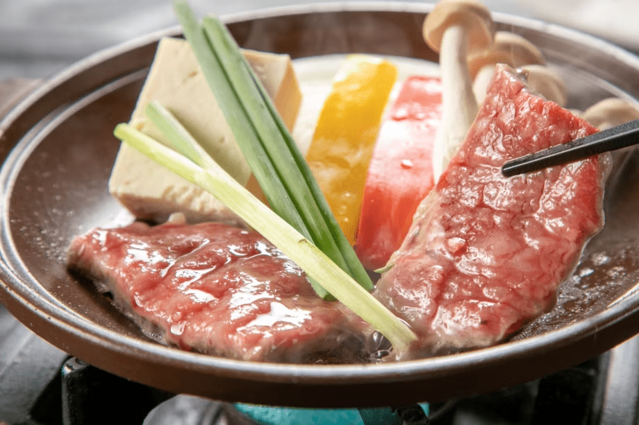 【年末年始限定】山里の恵みと祝い膳プラン ～ 12種の温泉と、すき焼き・おせち・年越しそばに舌鼓～