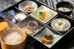 【朝食付き】 地元の食材香る和朝食～朝霧に包まれた清々しい目覚め～