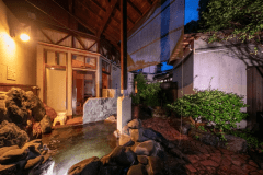 【露天岩風呂付客室】～森林浴気分に浸る湯の贅沢～