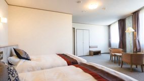 ツインベッドルーム（昼）