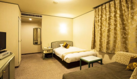 ダブルベッドルーム