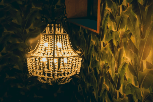 階段のシャンデリア