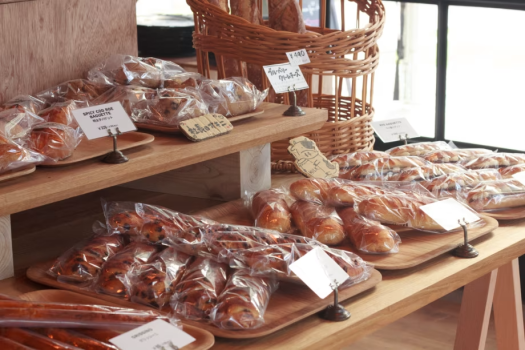 朝9:00～利用可能な「バルティザン　ブレッドファクトリー」自家製酵母種と厳選した小麦で焼き上げる、美味しさはもちろん、毎日食べたくなる健康的なブレッドです