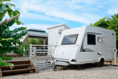 トレーラー小 トリガノ エメロード（１棟貸し・最大３名）