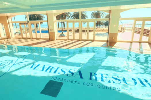 食後のひとときを、心地よいリゾート時間に。
いちごブッフェご利用のお客様は、屋内プールを優待料金1,800円でご案内（通常2,000円）
※水着をご持参ください　※ランチ後の営業時間内に限ります（20時まで）