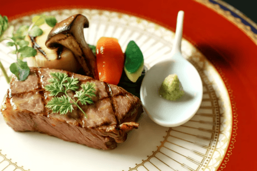 夕食イメージ｜芳醇な香りと、濃厚な味わい、山口県岩国市の希少銘牛「高森和牛」を贅沢にグリエで。