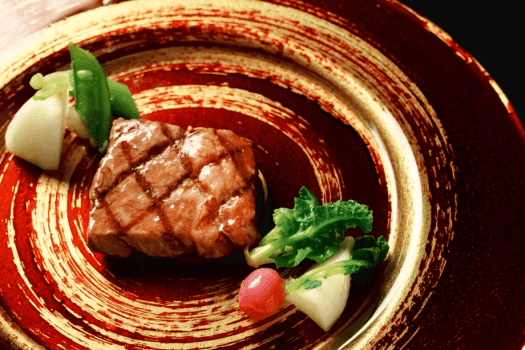 夕食イメージ｜芳醇な香りと、濃厚な味わい、山口県岩国市の希少銘牛「高森和牛」を贅沢にグリエで。