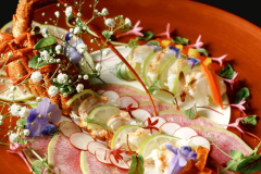 <夕食イメージ>新鮮なイセエビを贅沢に。職人の技が光る一皿で、華やかな海の恵みを五感で味わう至福のひとときを― <夕食イメージ>新鮮なイセエビを贅沢に。職人の技が光る一皿で、華やかな海の恵みを五感で味わう至福のひとときを―