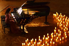 【フルムーンイベント】瀬戸内の夜に響く、実歳陽子さんの美しい旋律。
キャンドルの光とともに、優雅なひとときを＿